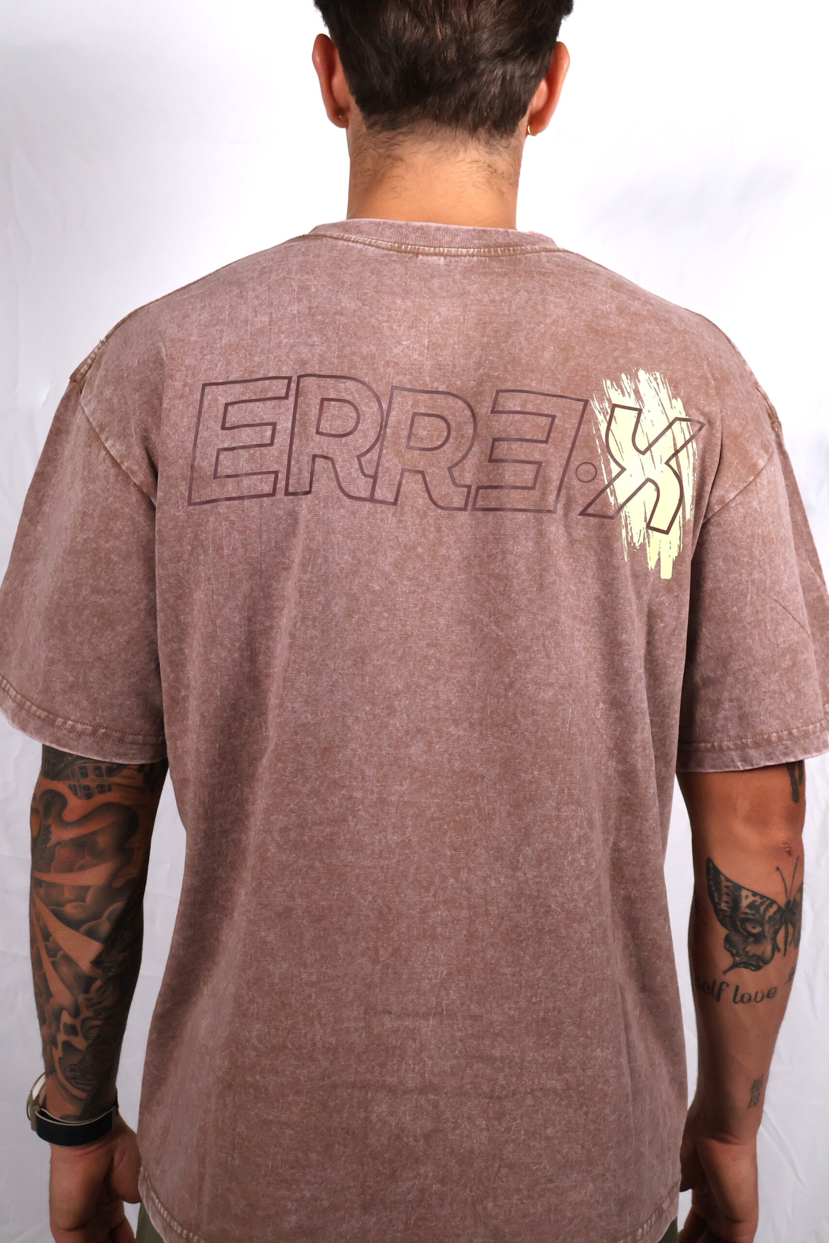 CAMISETA SERANTES 5 E Cami chico marron scaled