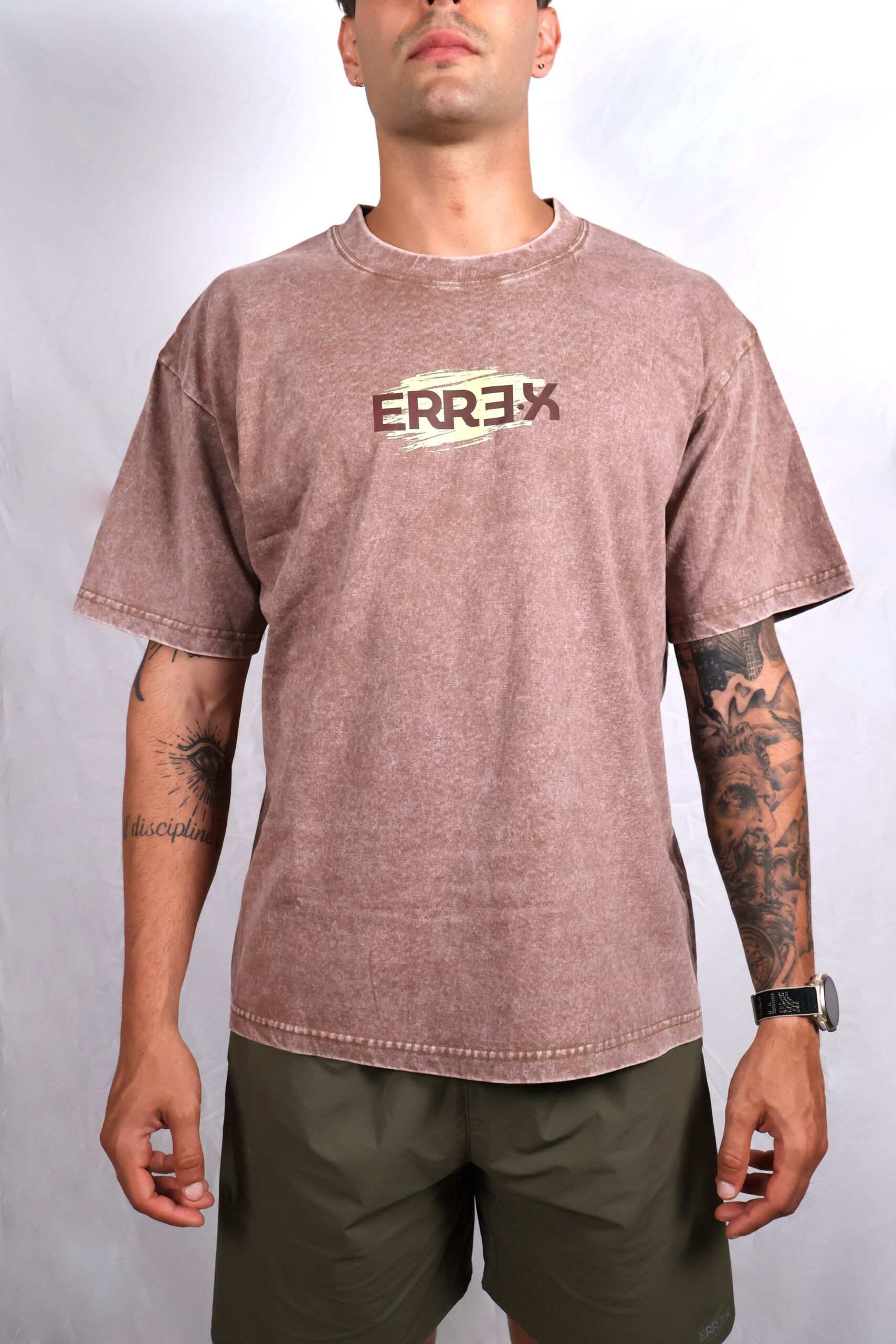 CAMISETA SERANTES 2 E Cami chico marron1 scaled