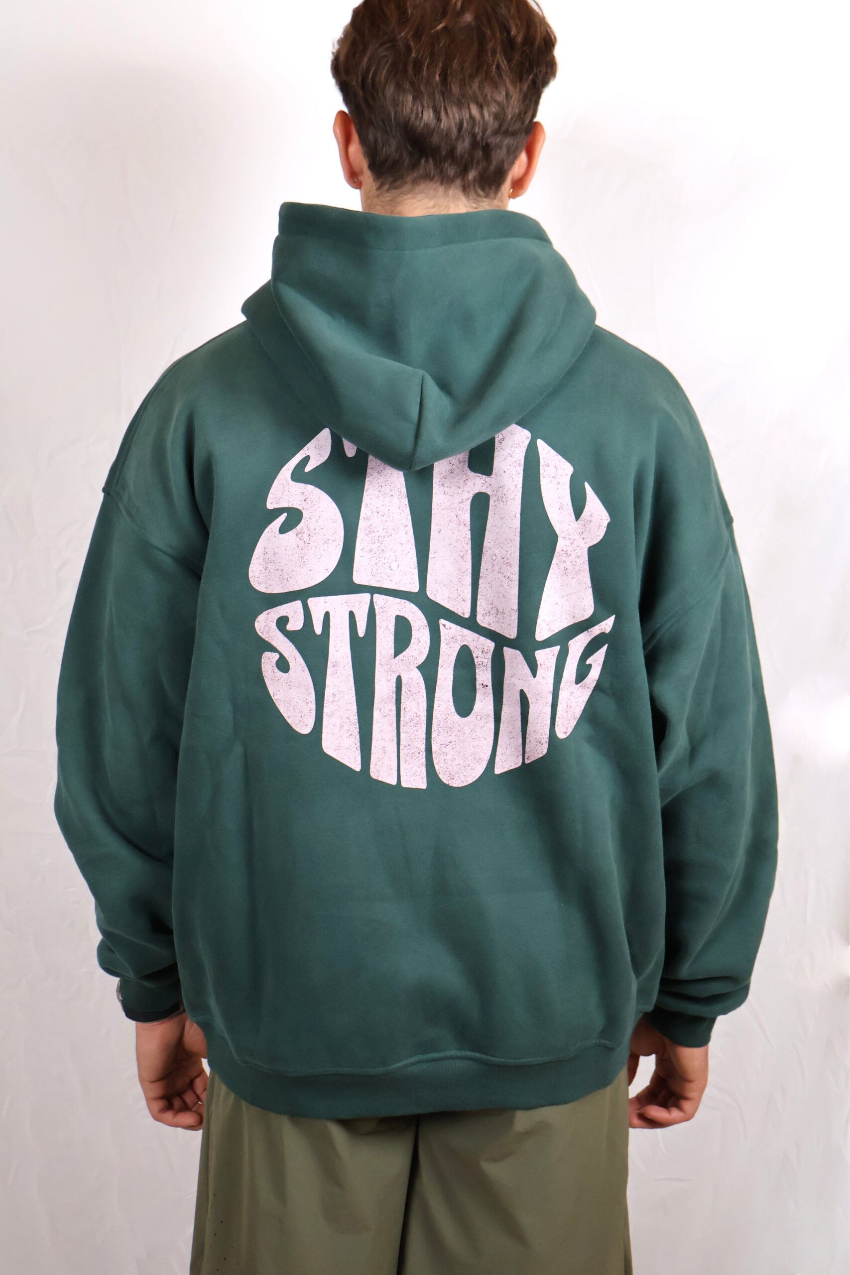 SUDADERA STAY STRONG 1 E Sudadera verde 3 scaled
